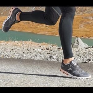 ON CLOUD🔴Swiss Engineering cloudflow shoes size8.5 women